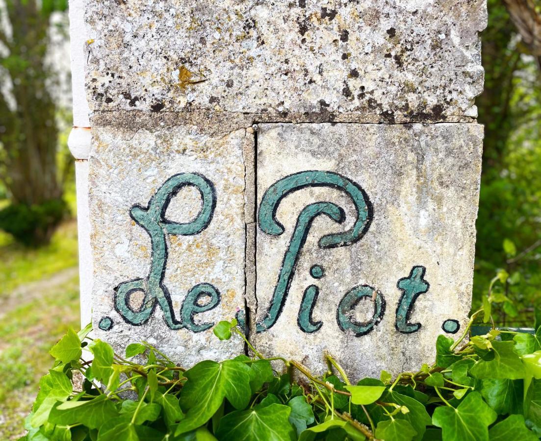 Petit Chateau Le Piot Bed & Breakfast Fleurance Eksteriør bilde