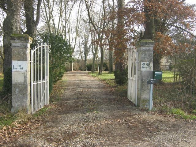 Petit Chateau Le Piot Bed & Breakfast Fleurance Eksteriør bilde